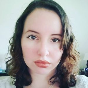 Meet your Posher, Iris